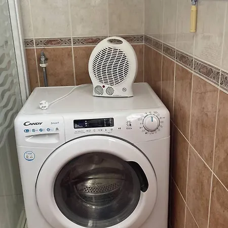 - Spacieux 2 Pieces Renove, 4-6 Pers, Parking, Centre-ville, Proche Commerces Et - Fr-1-802-51 Apartment